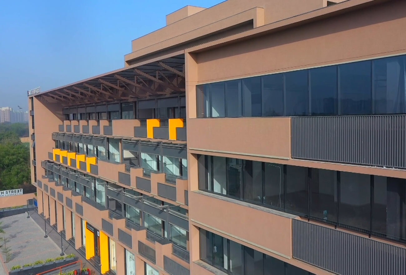 Sun South Street.mp4.00_02_37_00.Still005